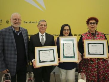 El reconocimiento fue recibido por Lía Castillo Meneses, Sayri Karp Mitastein y Juan Felipe Córdoba-Restrepo. EL INFORMADOR/ H. Navarro