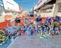 Rinden homenaje con altar dedicado a las 24 víctimas del incendio en Waldo’s Hermosillo, un mes después del siniestro. EL UNIVERSAL