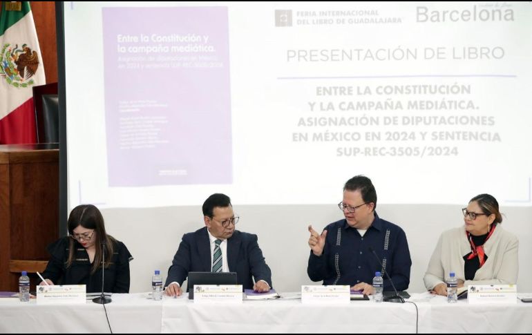 Magistrados del TEPJF presentaron el libro 