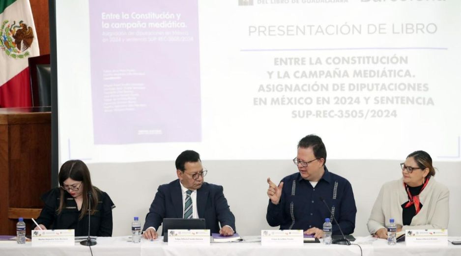 Magistrados del TEPJF presentaron el libro 