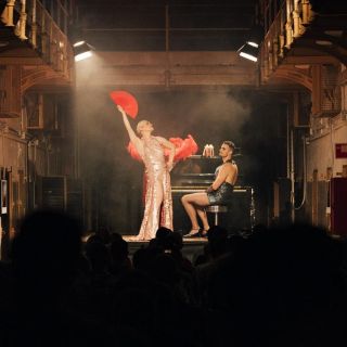 UdeG presenta una obra que reconstruye la memoria del arte travesti en México y España