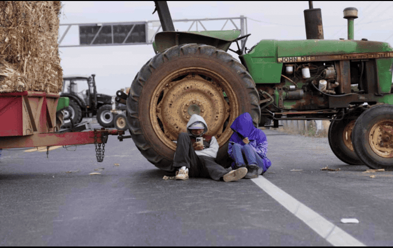 Agricultores inconformes con reforma a la Ley de Aguas no descartan bloquear Eduardo Molina y Congreso de la Unión este miércoles. SUN / ARCHIVO