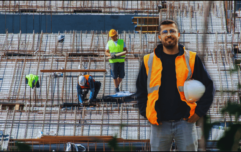 El cambio a la jornada laboral no implica reducción de sueldos, salarios o prestaciones, y también prohíbe que menores de edad trabajen horas extra. ESPECIAL / CANVA