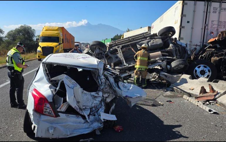 Se presume que los accidentes en la Guadalajara-Colima habrían sido provocados por la neblina matutina. ESPECIAL / Protección Civil y Bomberos Jalisco