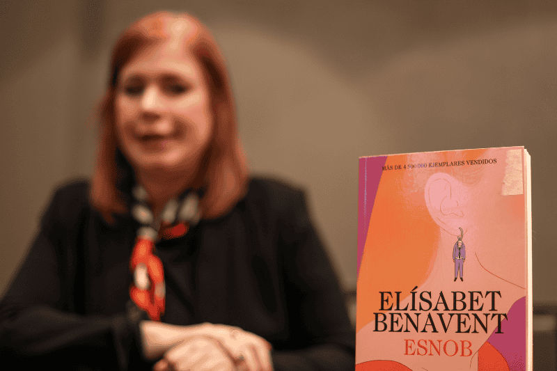 Entrevista con la escritora española Elisabet Benavent en la Feria Internacional del Libro de Guadalajara. EL INFORMADOR/A. Navarro