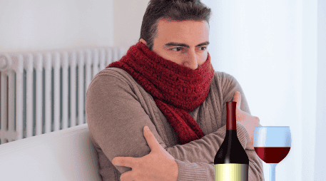 Beber alcohol cuando hace frío para intentar calentarnos produce el efecto contrario. ESPECIAL / CANVA