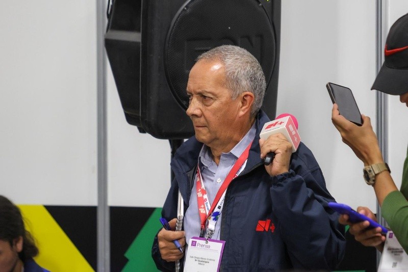  Iván Sergio Mendo Gutiérrez fue reconocido con el galardón a la trayectoria periodística por el ejercicio de más de 42 años. EL INFORMADOR / A. Navarro