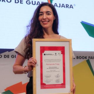 “Narrarnos no es un capricho”: Fernanda Trías al recibir el Premio de Literatura Sor Juana Inés 2025