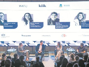 Sofia Van Hoorde, Francisco Prada, Maria Teresa Tirado y Bruno Martinez durante el evento Mujeres en las Empresas 2025. ESPECIAL