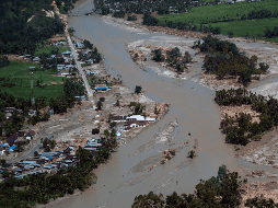 Las inundaciones han dejado también cerca de nueve millones de afectados y más de un millón de desplazados en Indonesia, Tailandia y Sri Lanka. EFE / EPA / H. Simajuntak