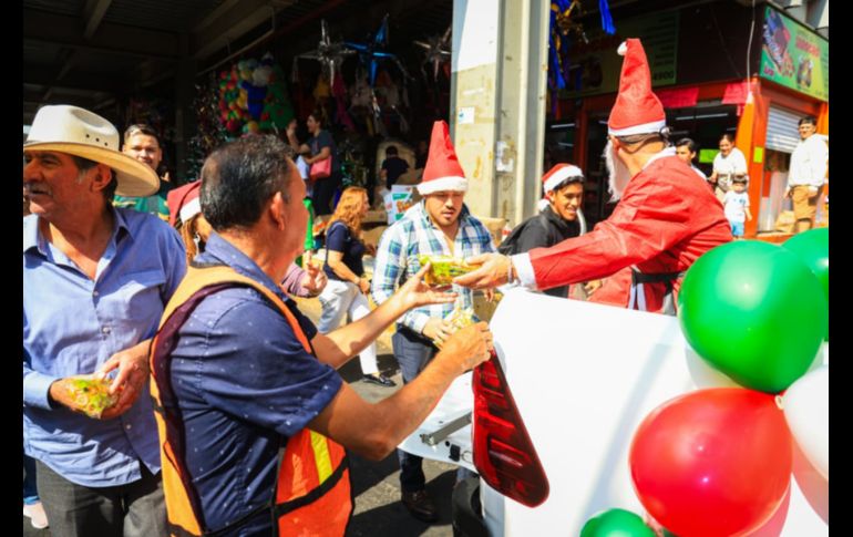 Este recorrido, organizado por el Comité de Damas, estuvo destinado a los empresarios, comerciantes y visitantes del Mercado. EL INFORMADOR/J.ACOSTA