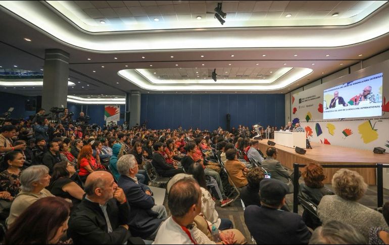 Joan Manuel Serrat reflexionó sobre migración, el Mediterráneo y la libertad durante su diálogo con jóvenes en la FIL Guadalajara. EL INFORMADOR/ A. NAVARRO.