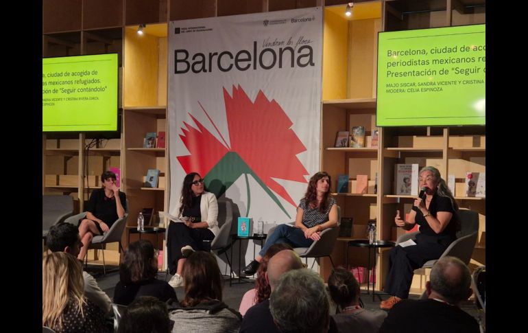 Cristina Rivera Garza, autora del prólogo del libro y ganadora del Premio Pulitzer 2024, tomó la palabra para describir la potencia del proyecto. EL INFORMADOR / F. Salcedo