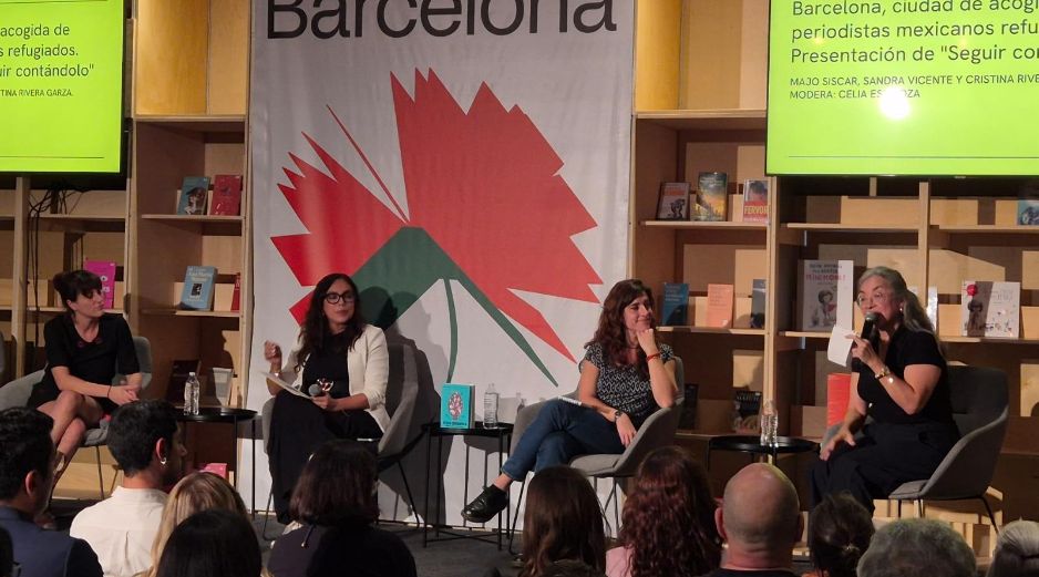 Cristina Rivera Garza, autora del prólogo del libro y ganadora del Premio Pulitzer 2024, tomó la palabra para describir la potencia del proyecto. EL INFORMADOR / F. Salcedo