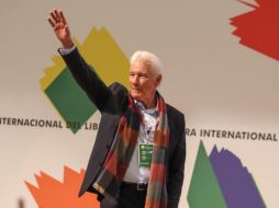 Richard Gere saludó al público en la FIL Guadalajara, donde su presencia generó aplausos y emoción entre los asistentes del programa FIL Pensamiento. EL INFORMADOR / A. Navarro