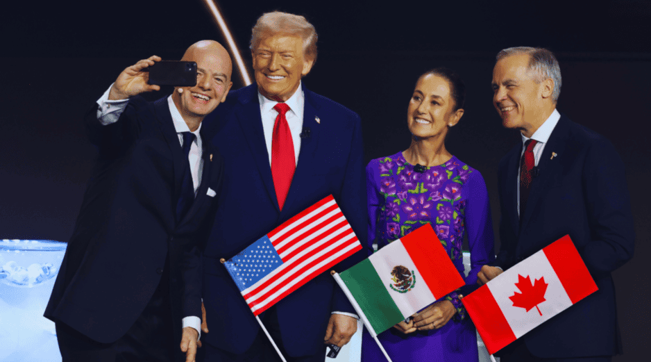 Donald Trump y Claudia Sheinbaum se reunieron brevemente este viernes durante la ceremonia del sorteo del Mundial 2026 en Washington. EFE / O. Guzmán