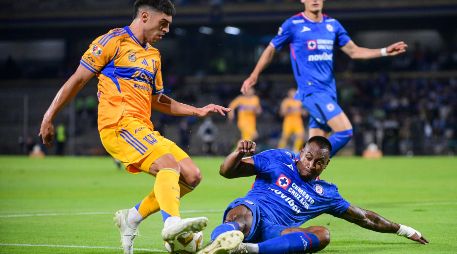 Este sábado, en punto de las 21:10 horas, Tigres recibirá a Cruz Azul en ‘El Volcán’ para disputar el último boleto a la gran final del Apertura 2025. IMAGO7