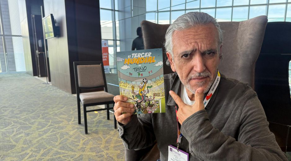 Durante una conversación con EL INFORMADOR, el caricaturista explicó que el título alude tanto a su tercera entrega como al tercer Mundial que vivirá México. EL INFORMADOR / H. NAVARRO