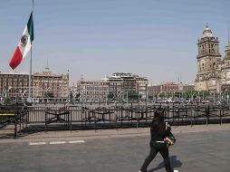 Preparativos en el Zócalo de la Ciudad de México para el evento de este sábado. SUN/C. Mejía