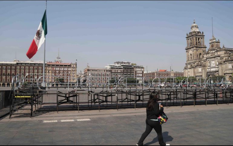 Preparativos en el Zócalo de la Ciudad de México para el evento de este sábado. SUN/C. Mejía