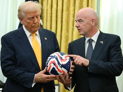 Entusiasmado por el sorteo del Mundial de 2026, el presidente Donald Trump aseguró ayer viernes 5 de diciembre que habría que rebautizar el futbol americano. AFP / ARCHIVO