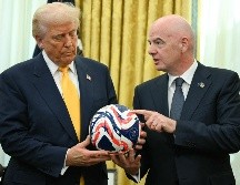 Entusiasmado por el sorteo del Mundial de 2026, el presidente Donald Trump aseguró ayer viernes 5 de diciembre que habría que rebautizar el futbol americano. AFP / ARCHIVO