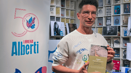 Además del aguacate, el asesinato de Homero Gómez González “El Guardián de las Mariposas”, es el punto de partida de esta crónica periodística de Szymon Opryszek. EFE/ARCHIVO