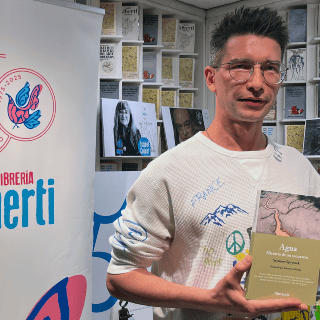 "Agua", el libro que revela los costos ocultos del cultivo del aguacate