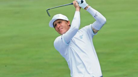 Carlos Ortiz se colocó a solo dos golpes del líder, Rasmus Neergard-Petersen. AFP/J. Casterline