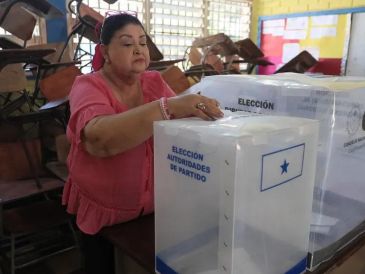 La consejera presidenta del ente electoral de Honduras, Ana Paola Hall, atribuyó este sábado a "problemas técnicos" la paralización del sistema de escrutinio de los comicios. EFE / ARCHIVO