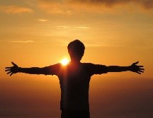 Para tener abundancia y cerrar este 2025 de la mejor manera, existen rituales fáciles que te podrían ayudar a lograrlo. UNSPLASH /  JIUNN-YIH LAU