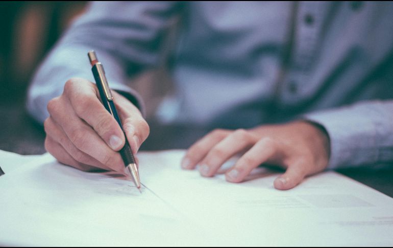 Es importante recordar que elegir un abogado de inmigración es mucho más que elegir un servicio. UNSPLASH / S. GRAHAM