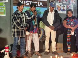 La protesta reunió carteles con los nombres y perfiles de las y los activistas, pero también a asistentes de la comunidad indígena de Azqueltán, cuyos integrantes han denunciado los conflictos que enfrentan. EL INFORMADOR/ R. BOBADILLA.