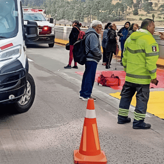 Accidente en autopista México-Puebla deja 33 heridos y un muerto