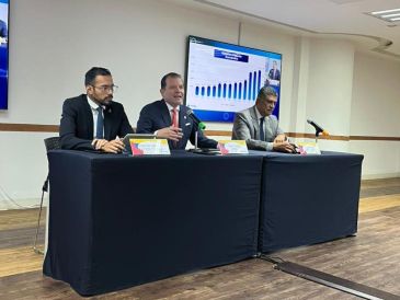 Además del aguinaldo, las empresas jaliscienses refuerzan el reconocimiento al desempeño de sus colaboradores con rifas, obsequios, eventos, fondos de ahorro y bonos por productividad. FB / Coparmex Jalisco