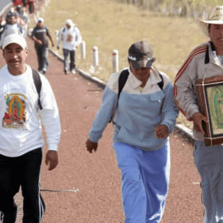 Conductor atropella a un grupo de peregrinos en Nuevo León