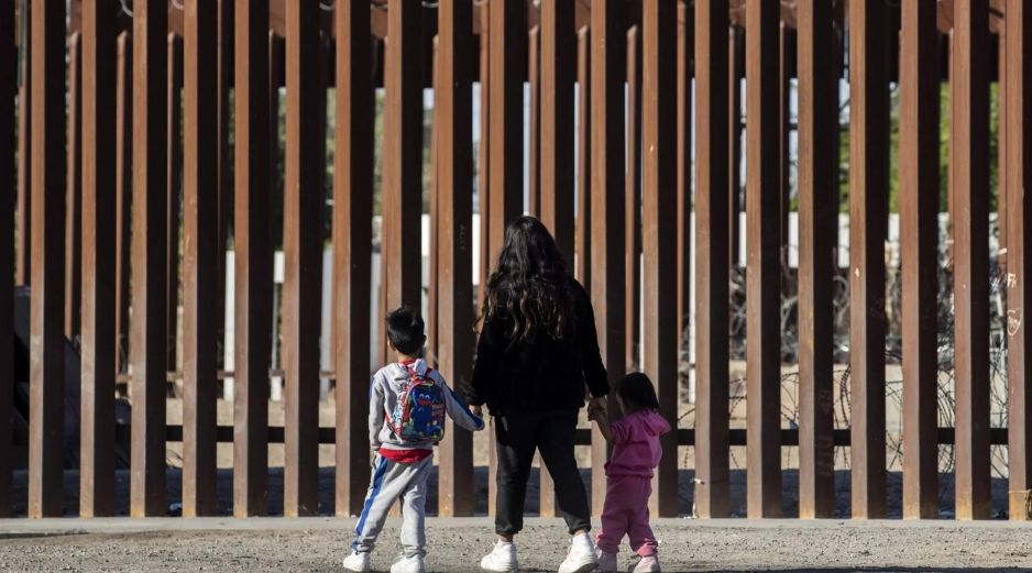 Se ha abandonado a cientos de miles de personas que buscaban asilo en ese país y dejándolas varadas en peligro en México y Centroamérica, según la organización Médicos Sin Fronteras (MSF). EFE / ARCHIVO