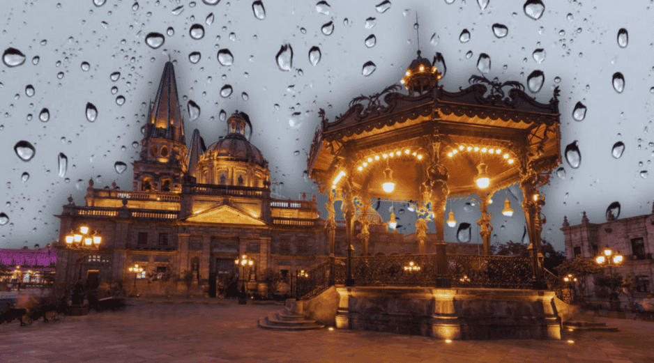 La posibilidad de que la lluvia se presente en Guadalajara el martes 9 de diciembre es mayor a las 05:00 de la tarde. ESPECIAL / CANVA