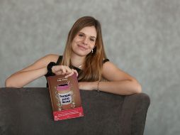 La joven autora es psicóloga y ha escrito tres libros, siendo 