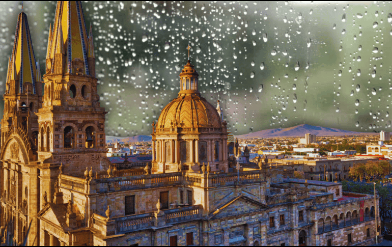 Clima en Guadalajara: El pronóstico de lluvia para este día es del 32 por ciento, pero disminuye a partir del miércoles. ESPECIAL / CANVA