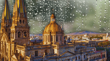 Clima en Guadalajara: El pronóstico de lluvia para este día es del 32%, pero disminuye a partir del miércoles. ESPECIAL / CANVA