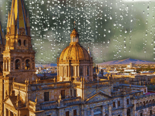 Clima en Guadalajara: El pronóstico de lluvia para este día es del 32 por ciento, pero disminuye a partir del miércoles. ESPECIAL / CANVA