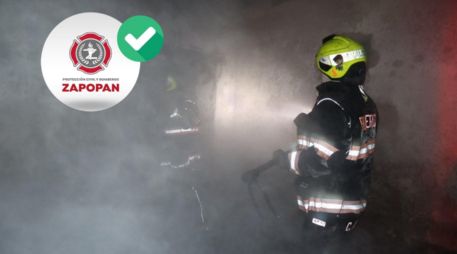 El incendio se presentó en un domicilio abandonado de la colonia Constitución. ESPECIAL / FACEBOOK Protección Civil y Bomberos Zapopan