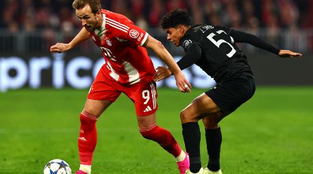 El Bayern Múnich, con su remontada ante el Sporting de Lisboa, no solo ganó tres puntos; dio un salto cuántico en la tabla. EFE/ A. SZILAGYI.