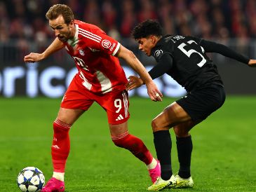 El Bayern Múnich, con su remontada ante el Sporting de Lisboa, no solo ganó tres puntos; dio un salto cuántico en la tabla. EFE/ A. SZILAGYI.