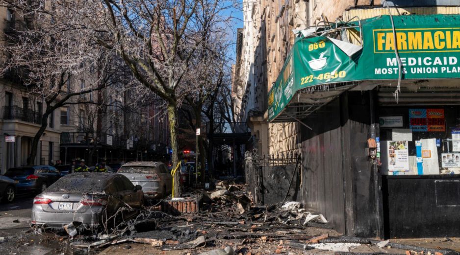 El siniestro comenzó alrededor de las 8:20 de la mañana, hora local, en un inmueble de seis niveles. EFE/Ángel Colmenares