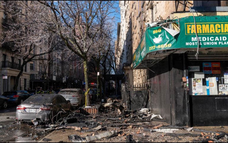 El siniestro comenzó alrededor de las 8:20 de la mañana, hora local, en un inmueble de seis niveles. EFE/Ángel Colmenares