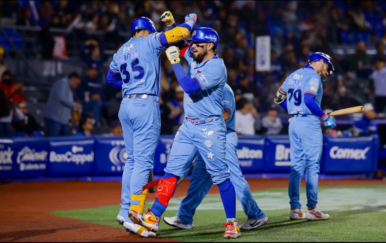 Los hermanos Ornelas pegaron de hit en la octava entrada y fueron decisivos en la victoria de Jalisco. CORTESÍA/Charros de Jalisco