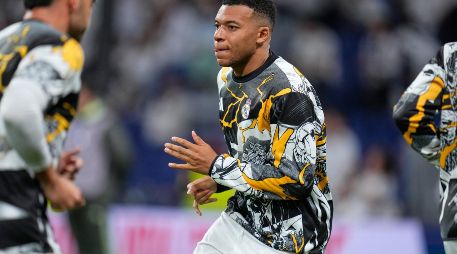 Kylian Mbappé se ausentó del grupo en el entrenamiento previo al duelo por un fuerte golpe en la rodilla izquierda luego del partido del domingo. AP/M. Fernández