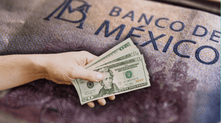 Debido a factores como la oferta y la demanda, además de eventos globales, la cotización del dólar puede fluctuar a lo largo del día. ESPECIAL